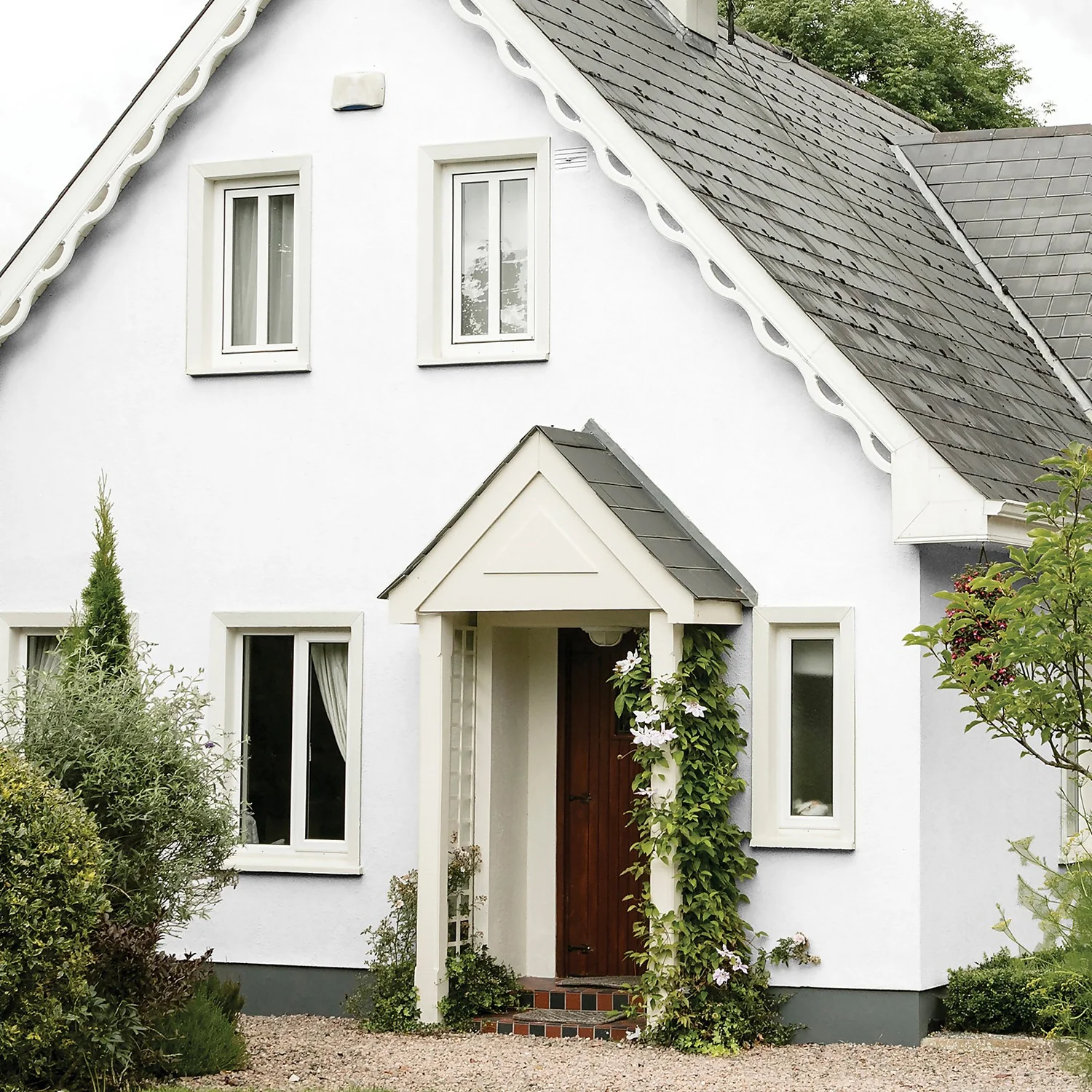 Sandtex® Ultra Smooth Masonry Paint Pure Brilliant White - 12L 2 Sandtex® Ultra Smooth Masonry Paint Pure Brilliant White - 12L - Image 2