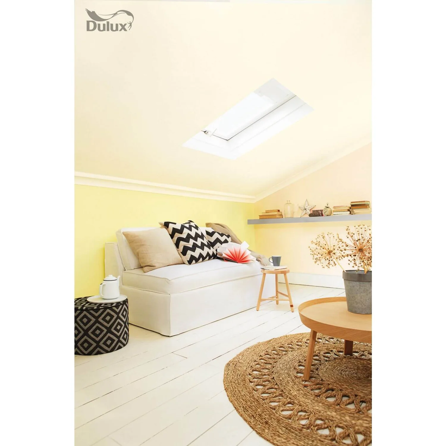 Dulux Light & Space Matt Emulsion Paint Moon Shimmer - 2.5L 2 Dulux Light & Space Matt Emulsion Paint Moon Shimmer - 2.5L - Image 2