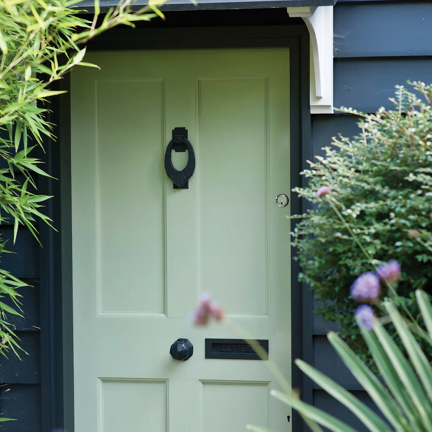 Farrow & Ball Exterior Eggshell Paint Green Ground - 2.5L 2 Farrow & Ball Exterior Eggshell Paint Green Ground - 2.5L - Image 2