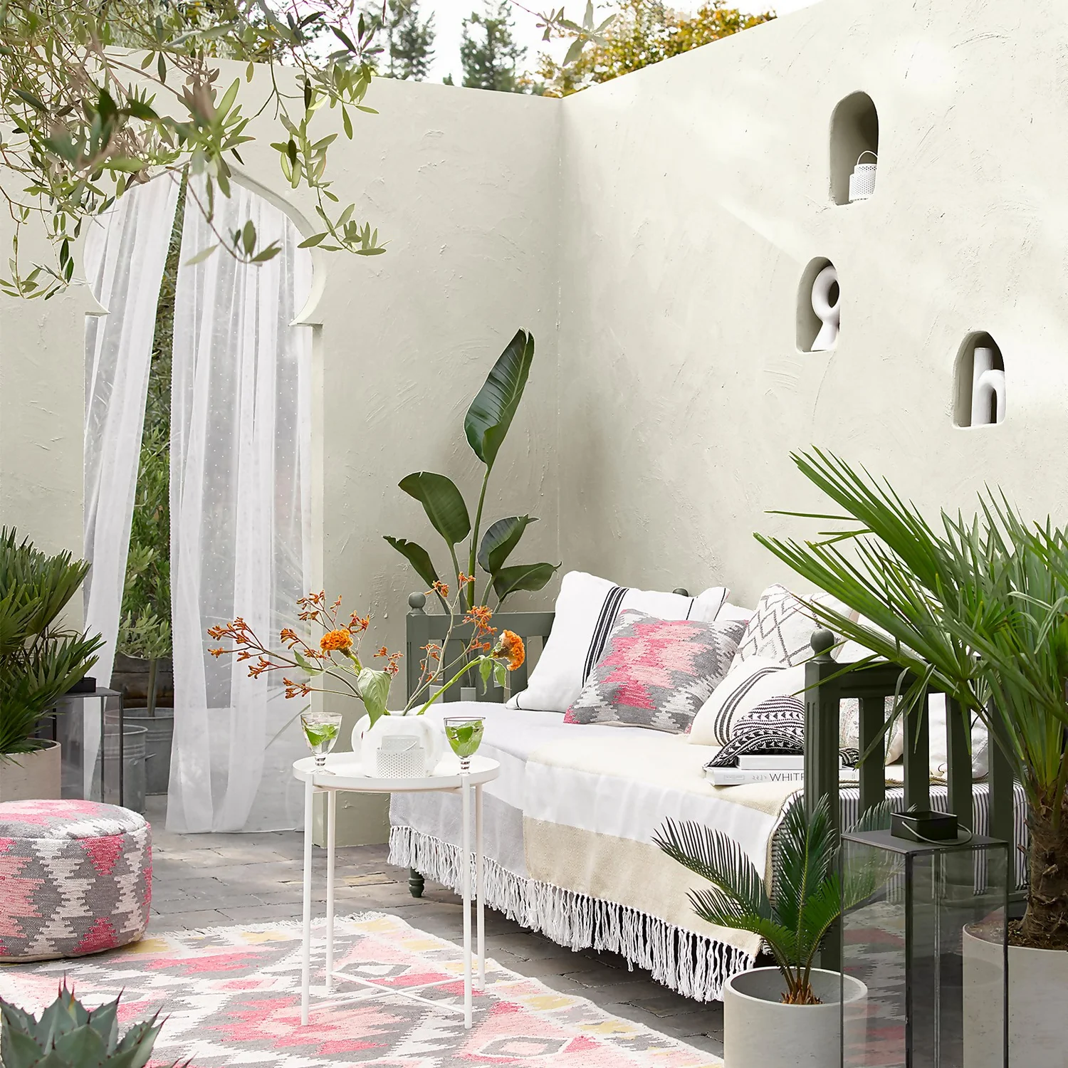 Sandtex Ultra Smooth Masonry Paint - Cotton Belt - 150ml 3 Sandtex Ultra Smooth Masonry Paint - Cotton Belt - 150ml - Image 3