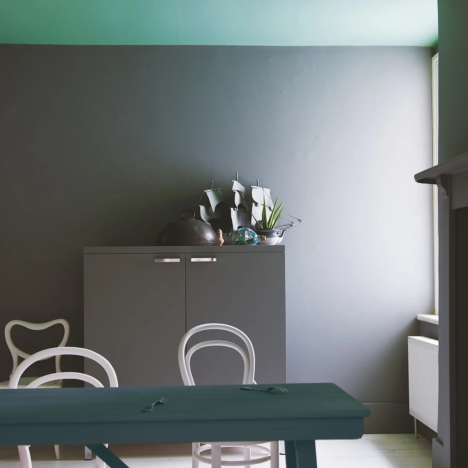 Farrow & Ball Estate Eggshell Paint Plummett - 750ml 2 Farrow & Ball Estate Eggshell Paint Plummett - 750ml - Image 2