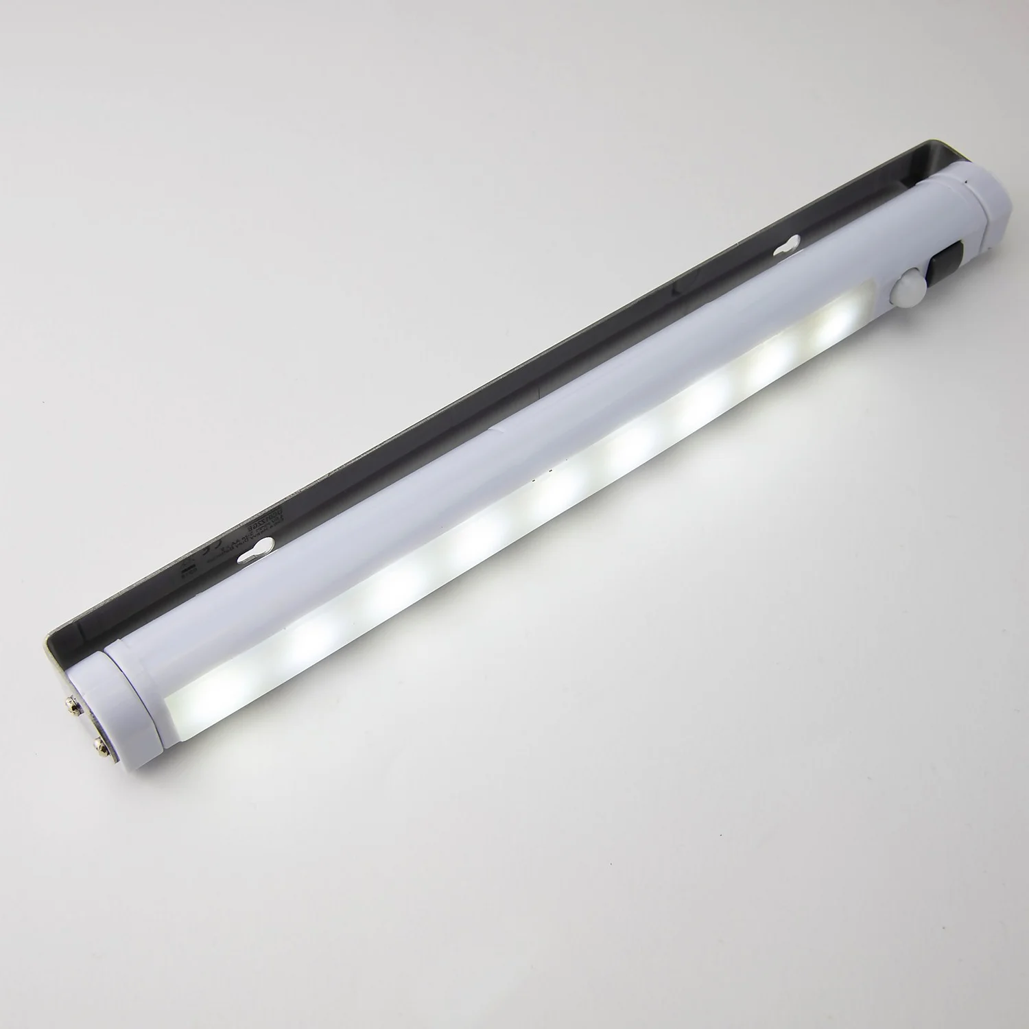 Arlec 9 PIR LED Battery Cabinet Light 4 Arlec 9 PIR LED Battery Cabinet Light - Image 4
