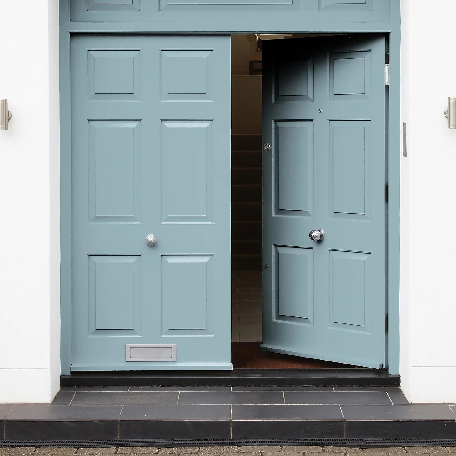 Sandtex® Rapid Dry Satin Paint Gentle Blue - 750ml 2 Sandtex® Rapid Dry Satin Paint Gentle Blue - 750ml - Image 2