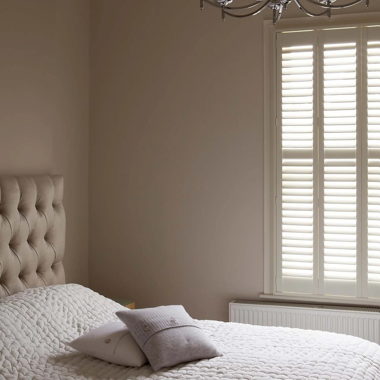 Farrow & Ball Modern Eggshell Paint Skimming Stone - 2.5L 2 Farrow & Ball Modern Eggshell Paint Skimming Stone - 2.5L - Image 2