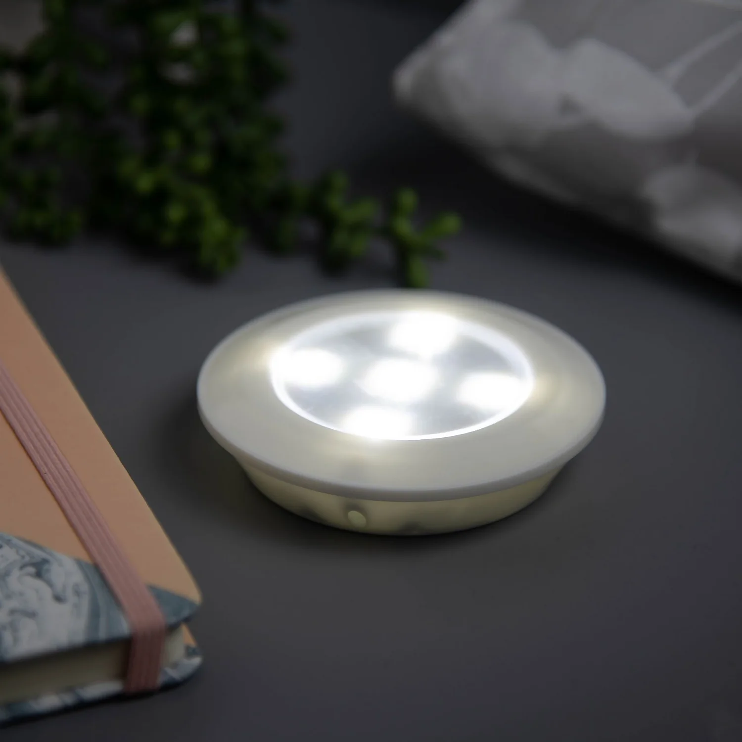 Arlec 2 Pack Round LED Push Lights 3 Arlec 2 Pack Round LED Push Lights - Image 3