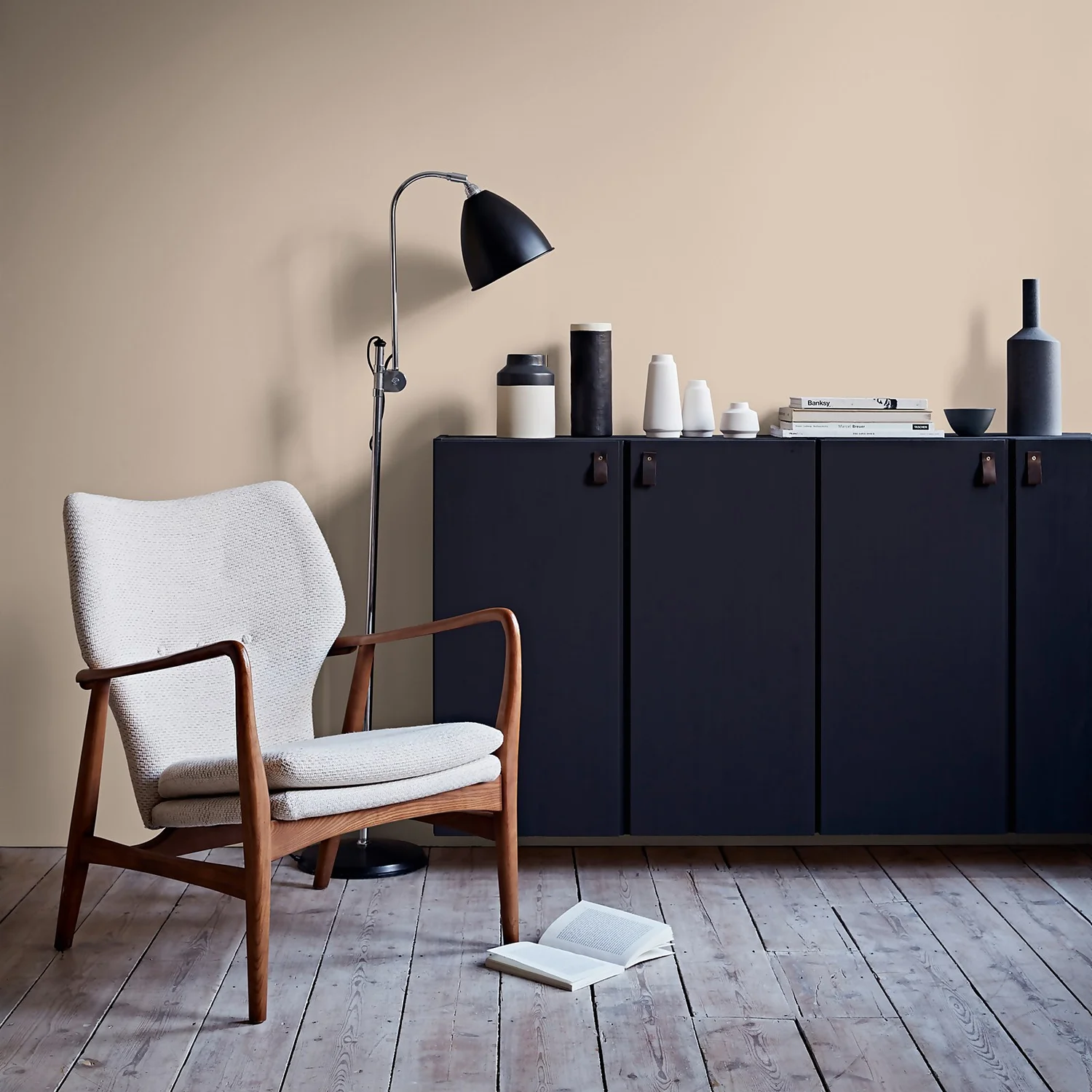 Crown Walls & Ceilings Matt Emulsion Paint Toasted Almond - 5L 2 Crown Walls & Ceilings Matt Emulsion Paint Toasted Almond - 5L - Image 2