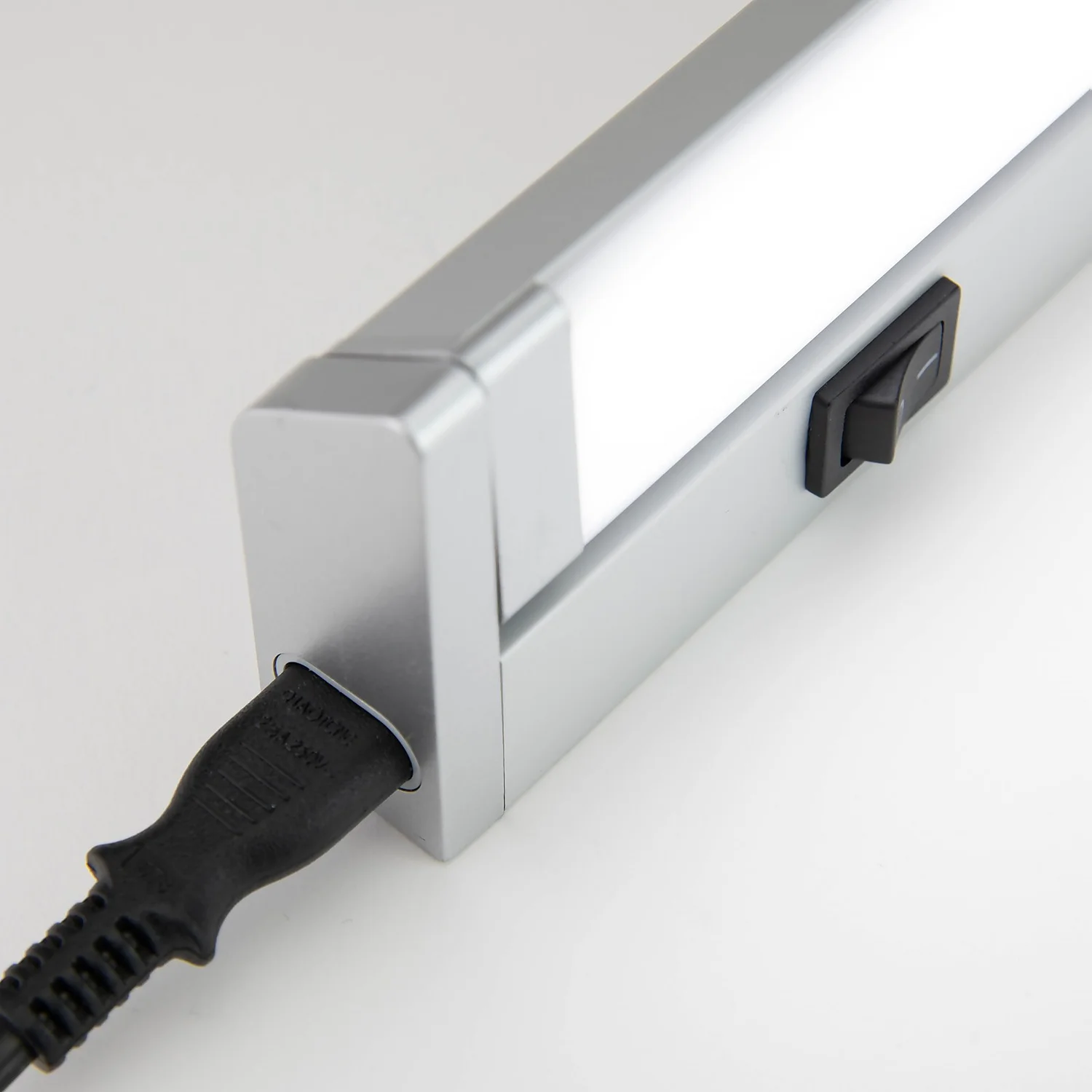 Arlec 10W LED Swivel Head Cabinet Light 7 Arlec 10W LED Swivel Head Cabinet Light - Image 7