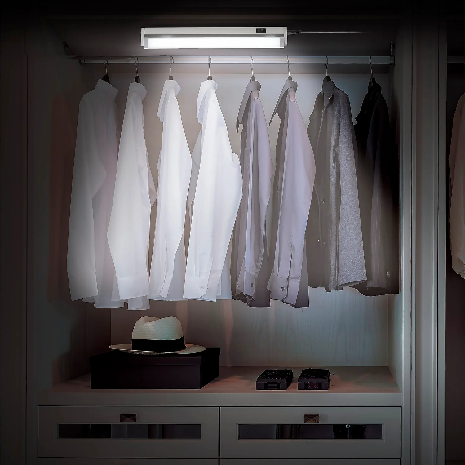 Arlec 10W LED Swivel Head Cabinet Light 3 Arlec 10W LED Swivel Head Cabinet Light - Image 3