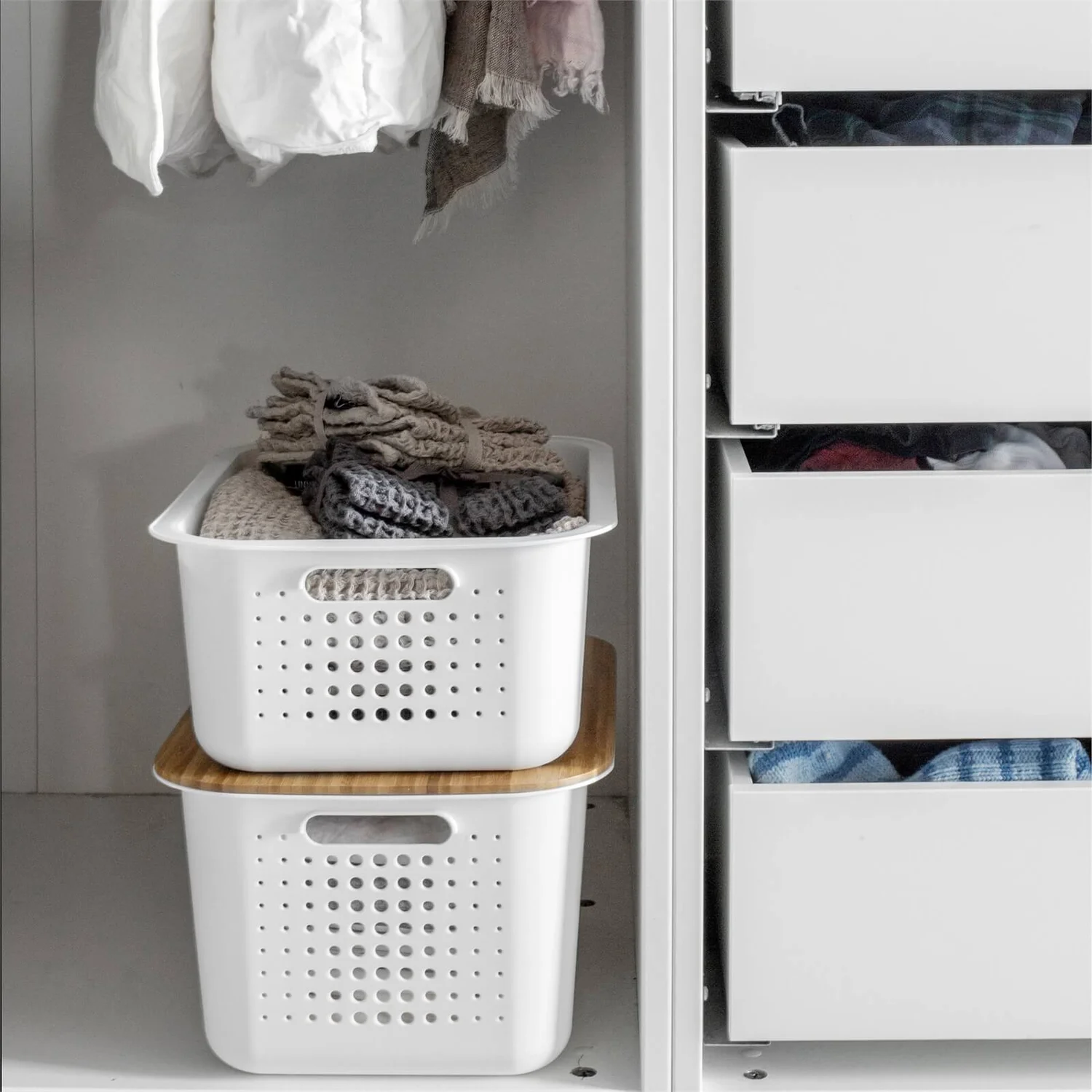 Smartstore 13L Wardrobe Basket - White 5 Smartstore 13L Wardrobe Basket - White - Image 5