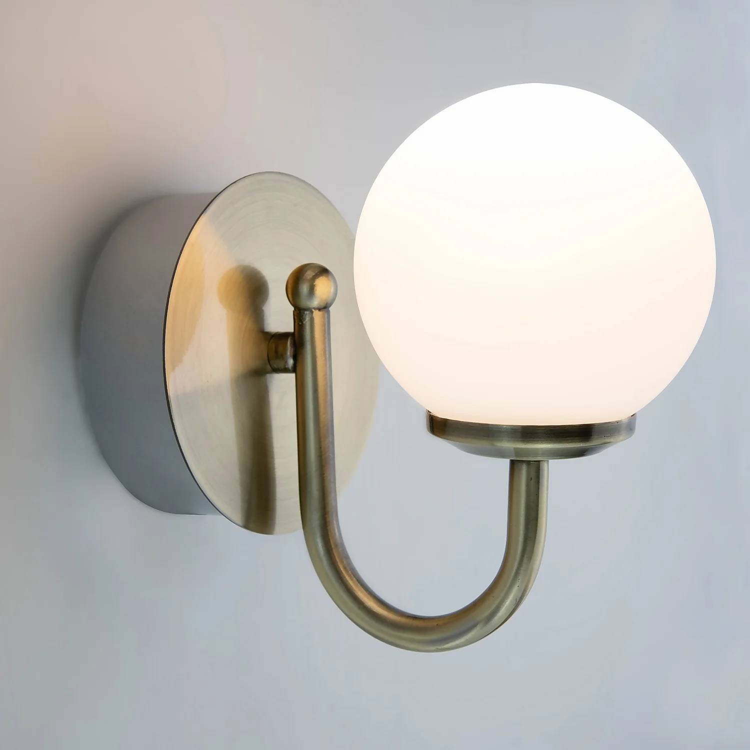 Victoria 6w Antique Brass LED Bathroom Wall Light 7 Victoria 6w Antique Brass LED Bathroom Wall Light - Image 7
