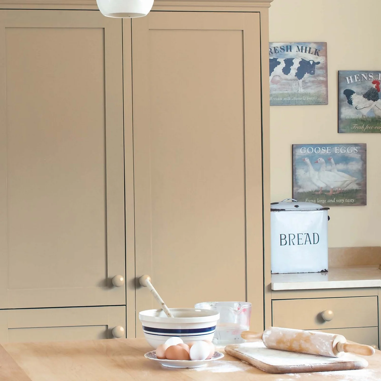 Farrow & Ball Estate Eggshell London Stone - 750ml 2 Farrow & Ball Estate Eggshell London Stone - 750ml - Image 2