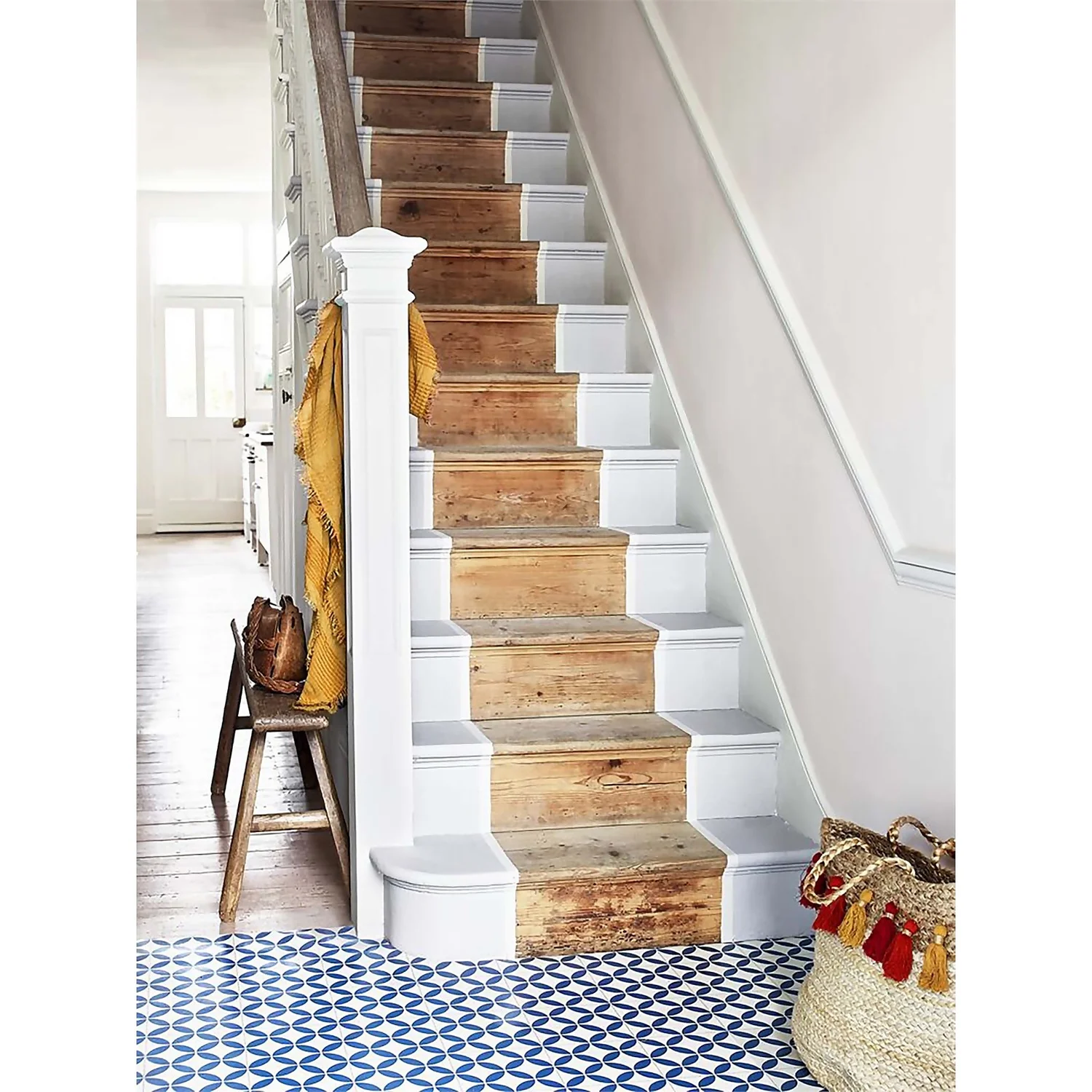 Dulux Simply Refresh One Coat Matt Emulsion Paint Pebble Shore - 2.5L 2 Dulux Simply Refresh One Coat Matt Emulsion Paint Pebble Shore - 2.5L - Image 2