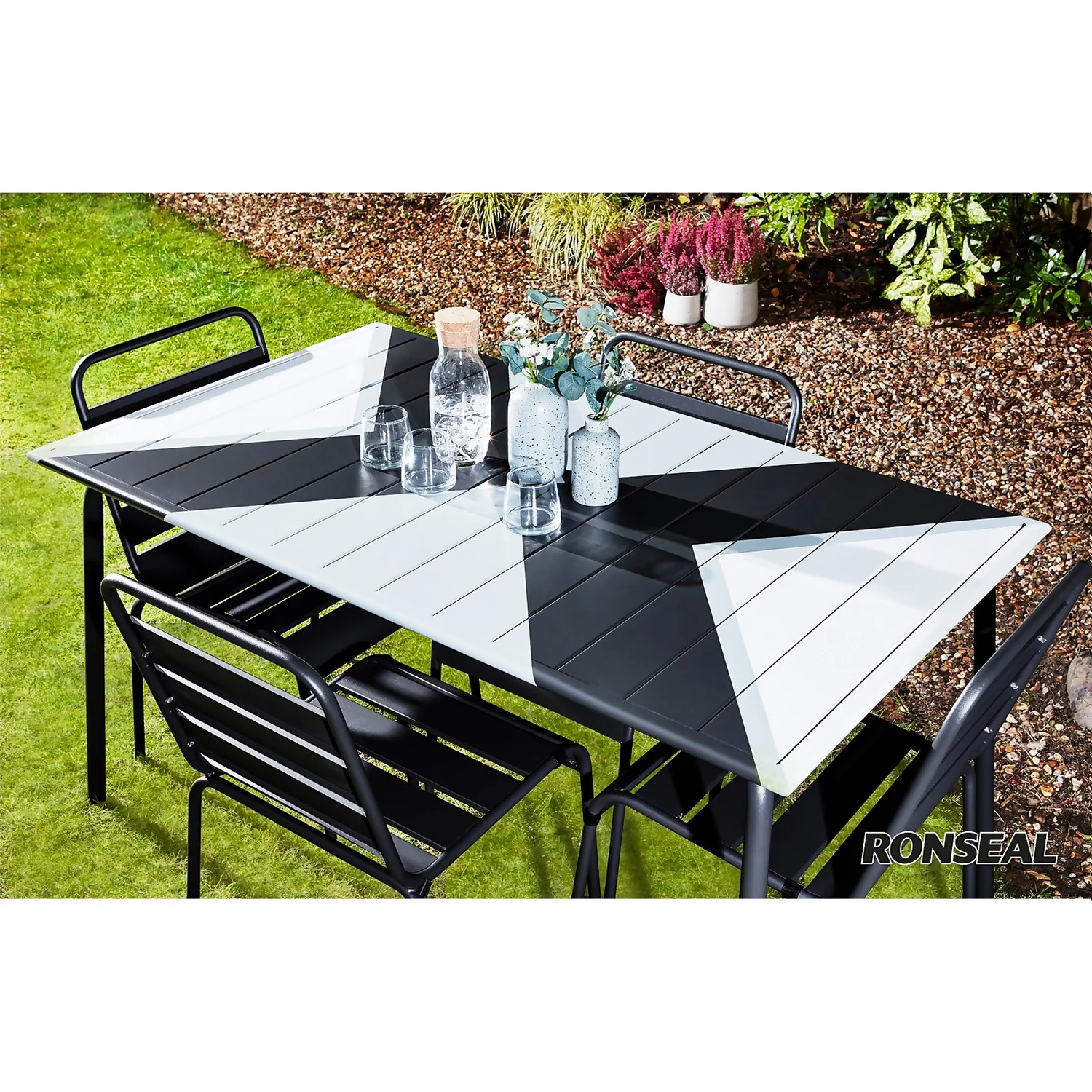 Ronseal Direct Metal Paint Black Gloss 250ml 5 Ronseal Direct Metal Paint Black Gloss 250ml - Image 5