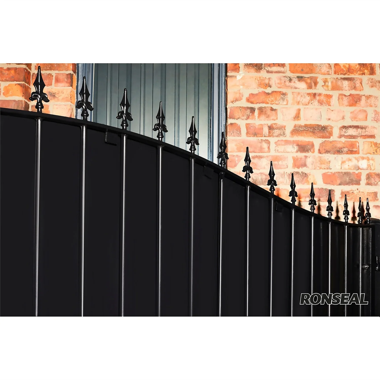 Ronseal Direct Metal Paint Black Gloss 250ml 2 Ronseal Direct Metal Paint Black Gloss 250ml - Image 2