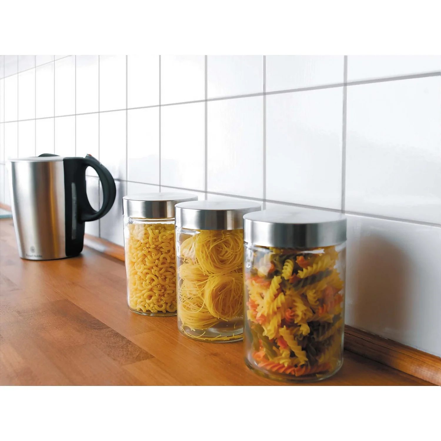 Ronseal One Coat Tile Paint White Gloss - 750ml 5 Ronseal One Coat Tile Paint White Gloss - 750ml - Image 5