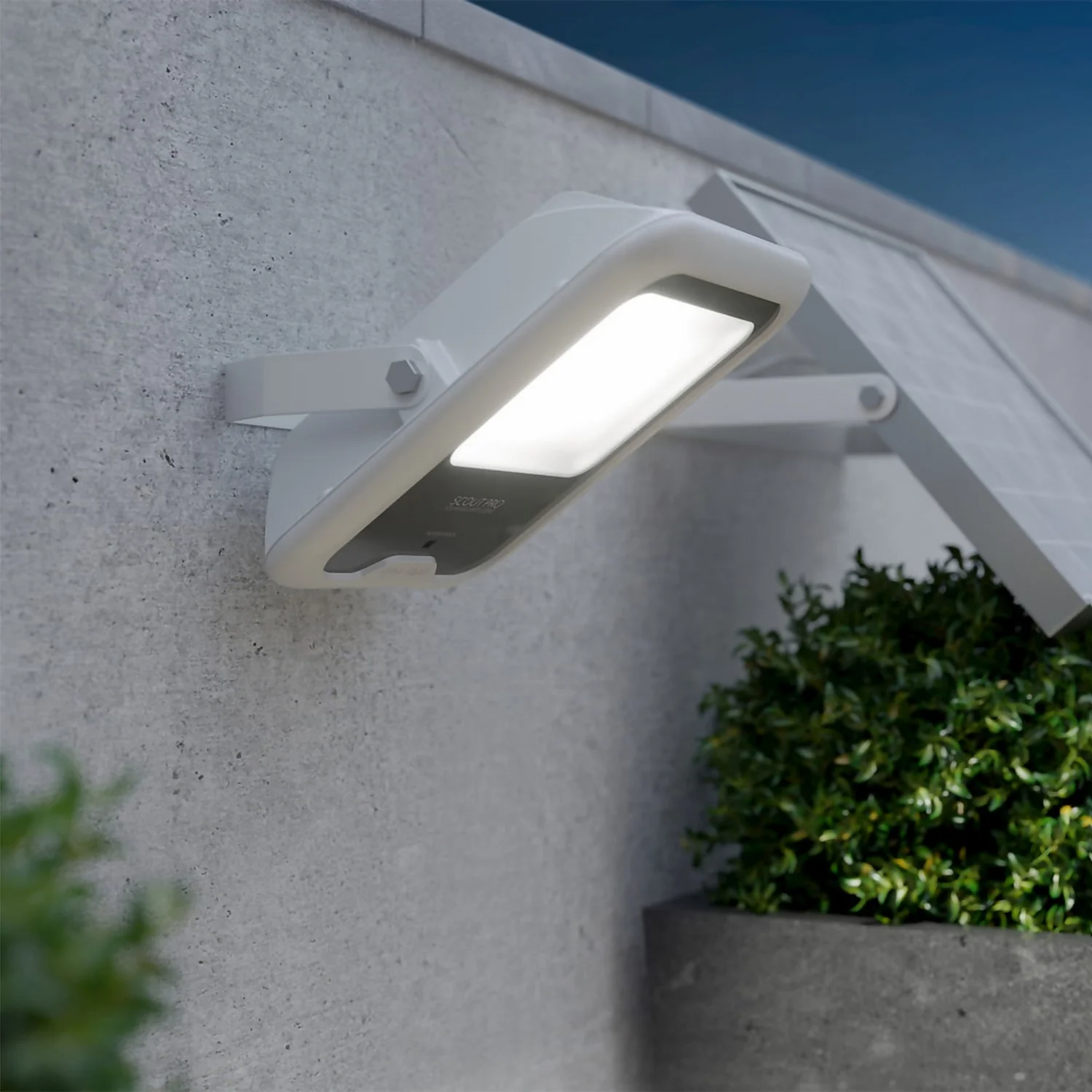 Scout Pro Solar Floodlight 1 Scout Pro Solar Floodlight
