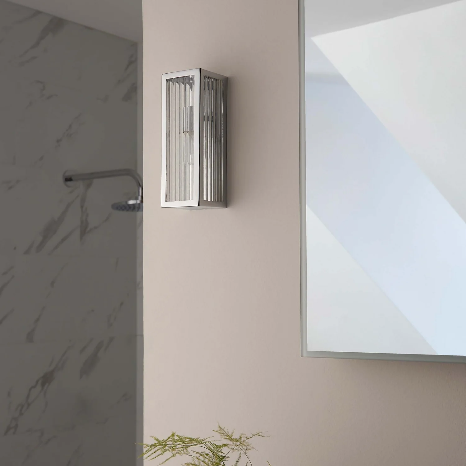 Newham Bathroom Wall Light - Chrome 4 Newham Bathroom Wall Light - Chrome - Image 4