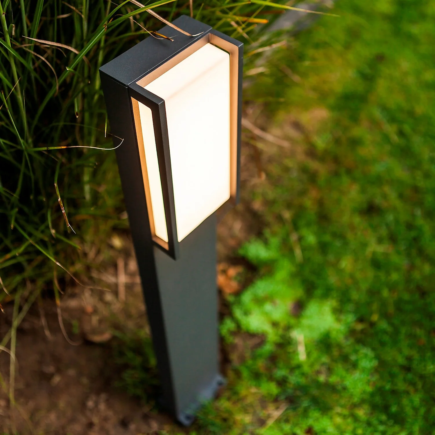 Lutec Qubo LED Outdoor Bollard Light - Anthracite 3 Lutec Qubo LED Outdoor Bollard Light - Anthracite - Image 3