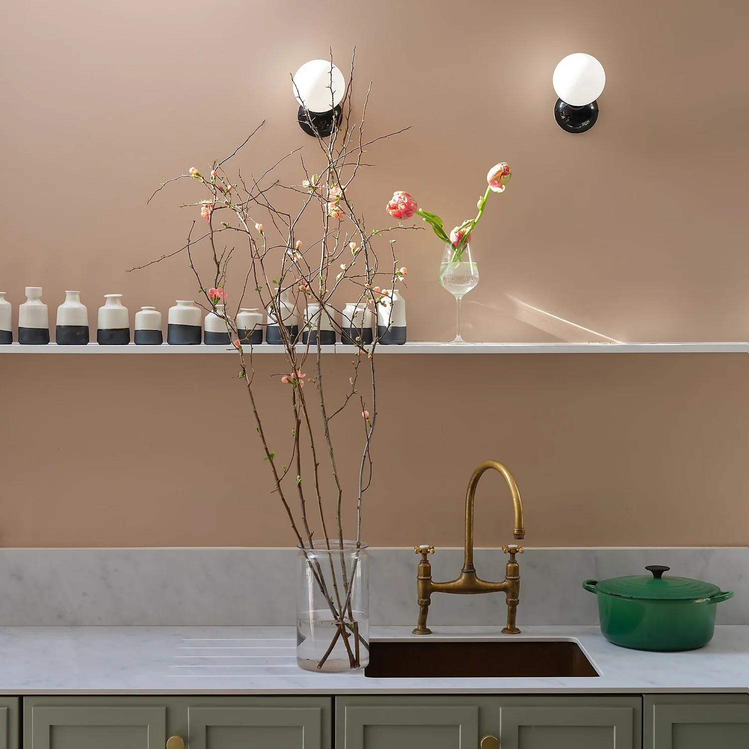 Farrow & Ball Modern Eggshell Paint No.303 Templeton Pink - 750ml 2 Farrow & Ball Modern Eggshell Paint No.303 Templeton Pink - 750ml - Image 2