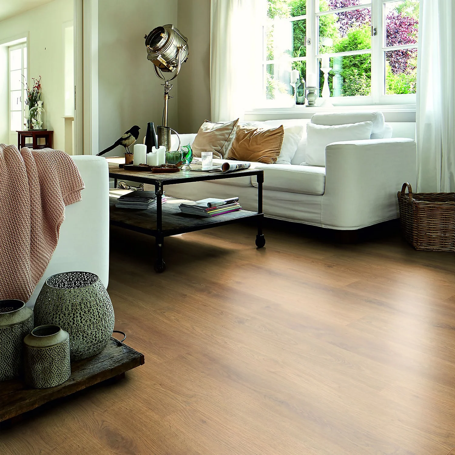 EGGER HOME Phoenix Oak 10mm Laminate Flooring 1 EGGER HOME Phoenix Oak 10mm Laminate Flooring